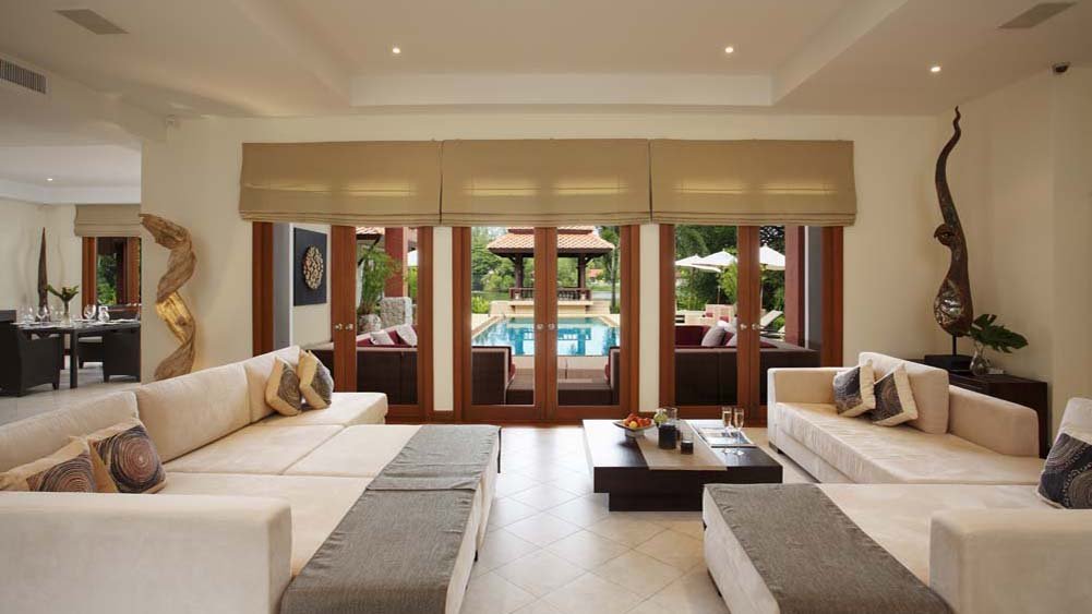 Laguna Waters - Living room layout